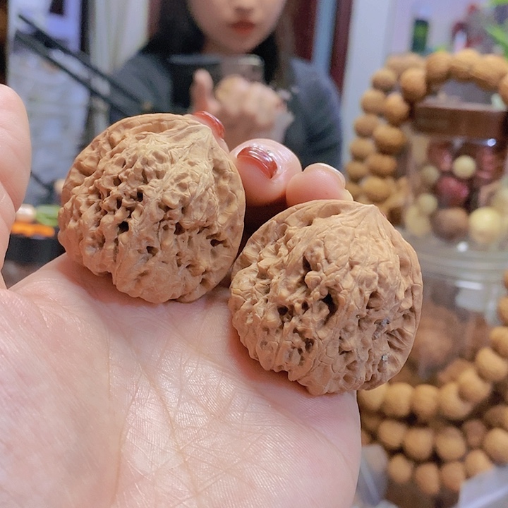 【闪购商品】文玩核桃把件41平谷凹底黄