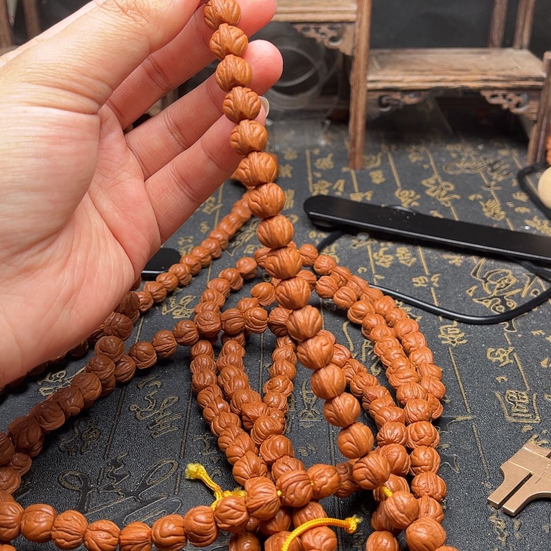 吊坠桃核玉龙薄挂