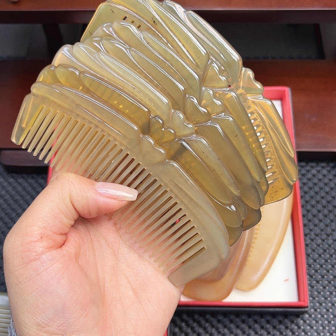 纯手工制作纯牛角梳子