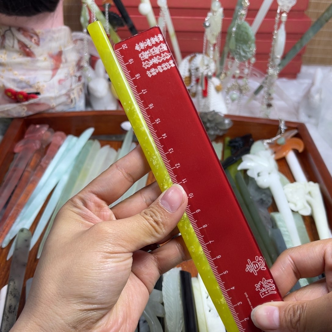 蛇纹石玉发饰未镶嵌