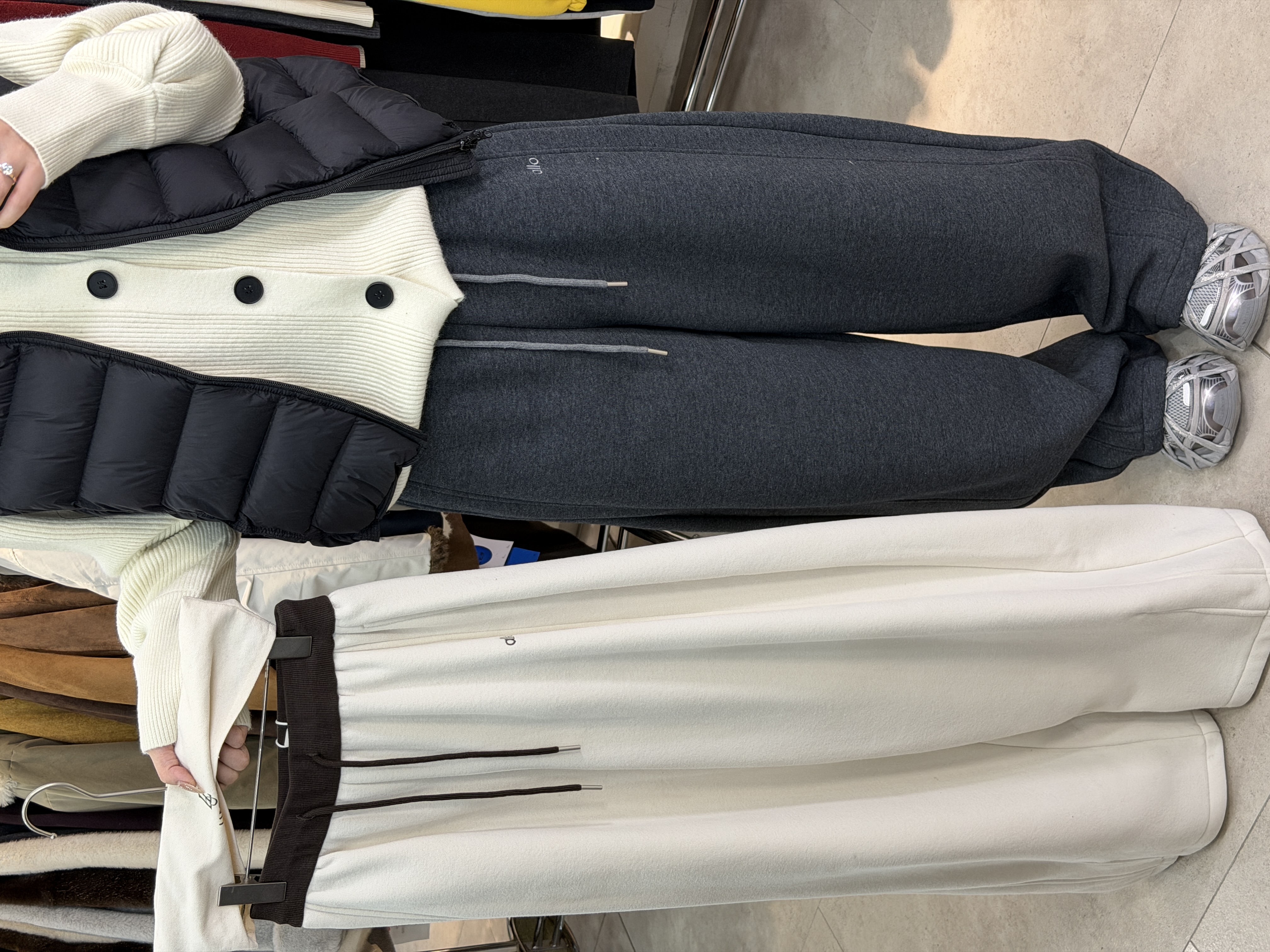 9903 弯刀阔腿裤高腰窄版裤秋冬加绒运动休闲裤  (103)