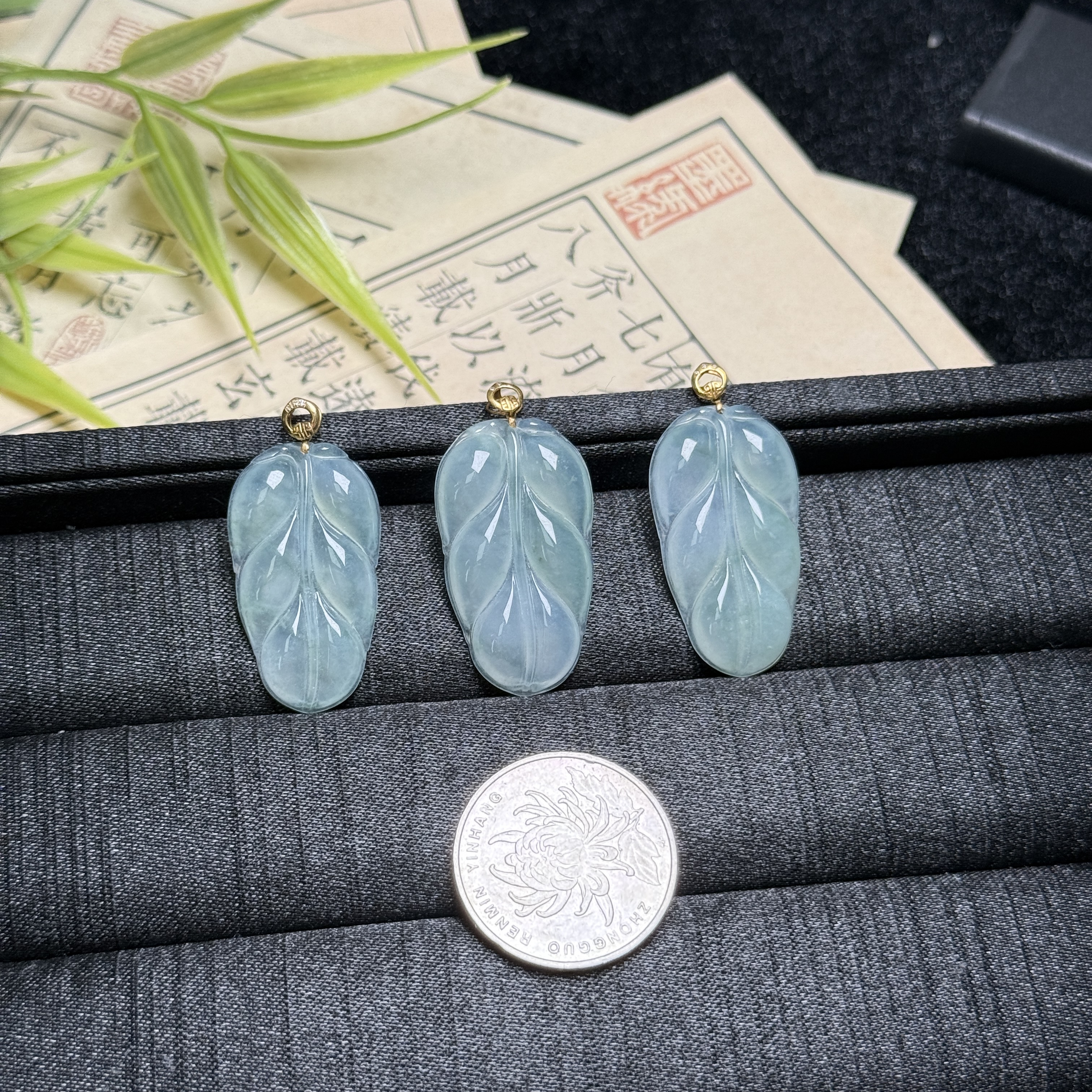 思懿珠宝 18K翡翠叶子吊坠约32*18*2mm-010852-多样性发一