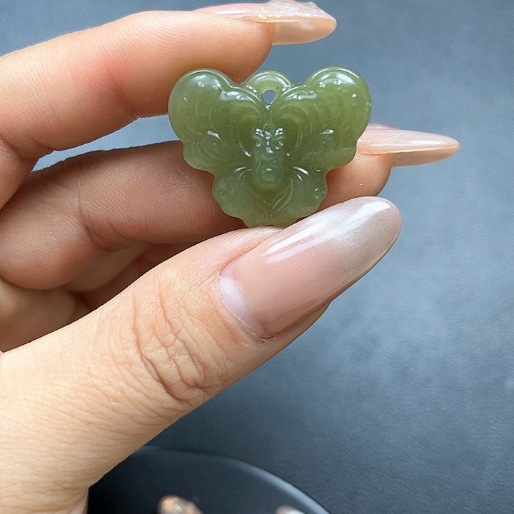 【闪购商品】颈饰未镶嵌和田玉