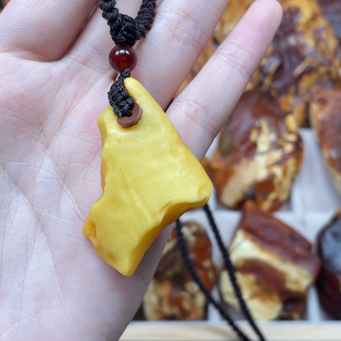 琥珀珠宝奇石未镶嵌