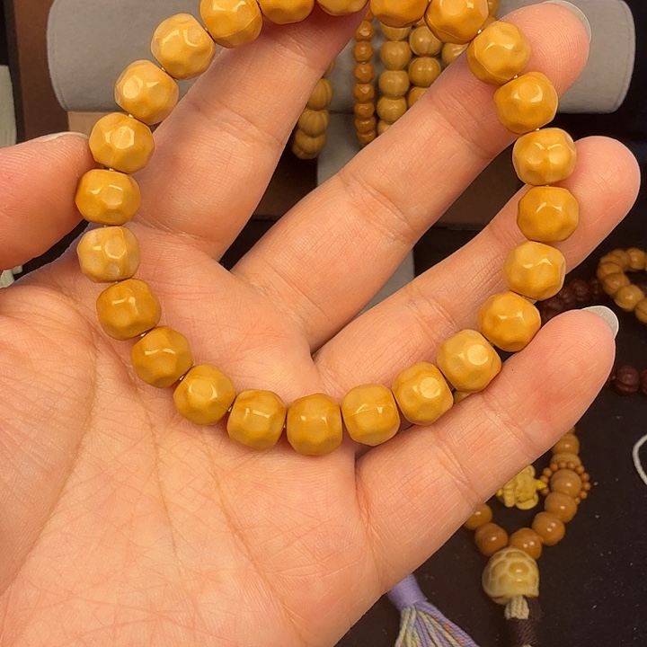 L***e核桃手串/手链奶酪