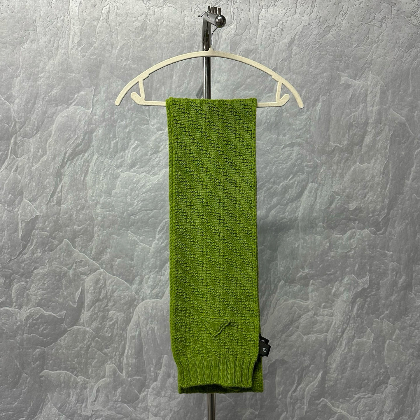 未使用 Prada/普拉达 SS24 三角标羊绒围巾 170x18cm D16369