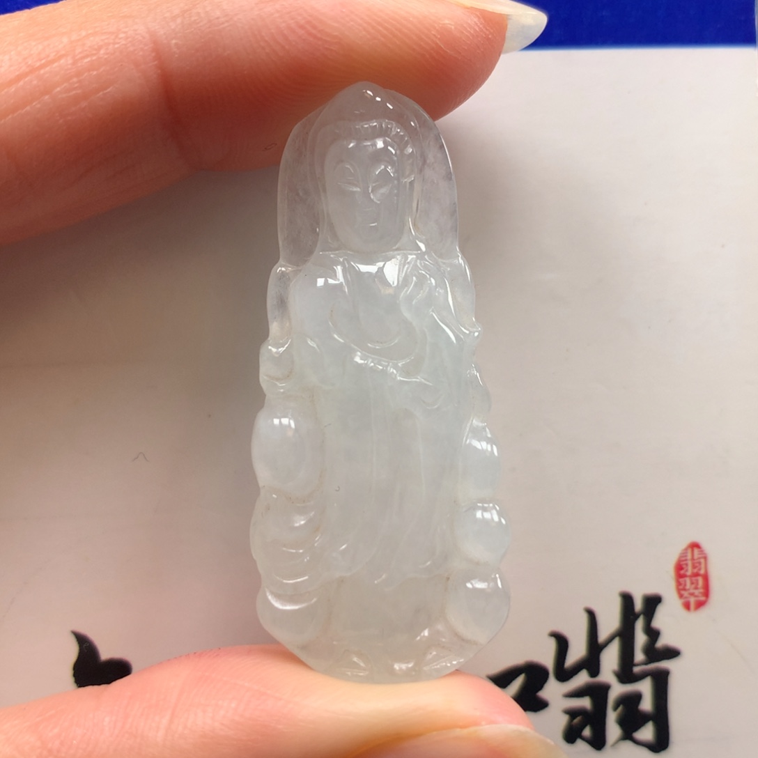 翡翠颈饰未镶嵌站观音