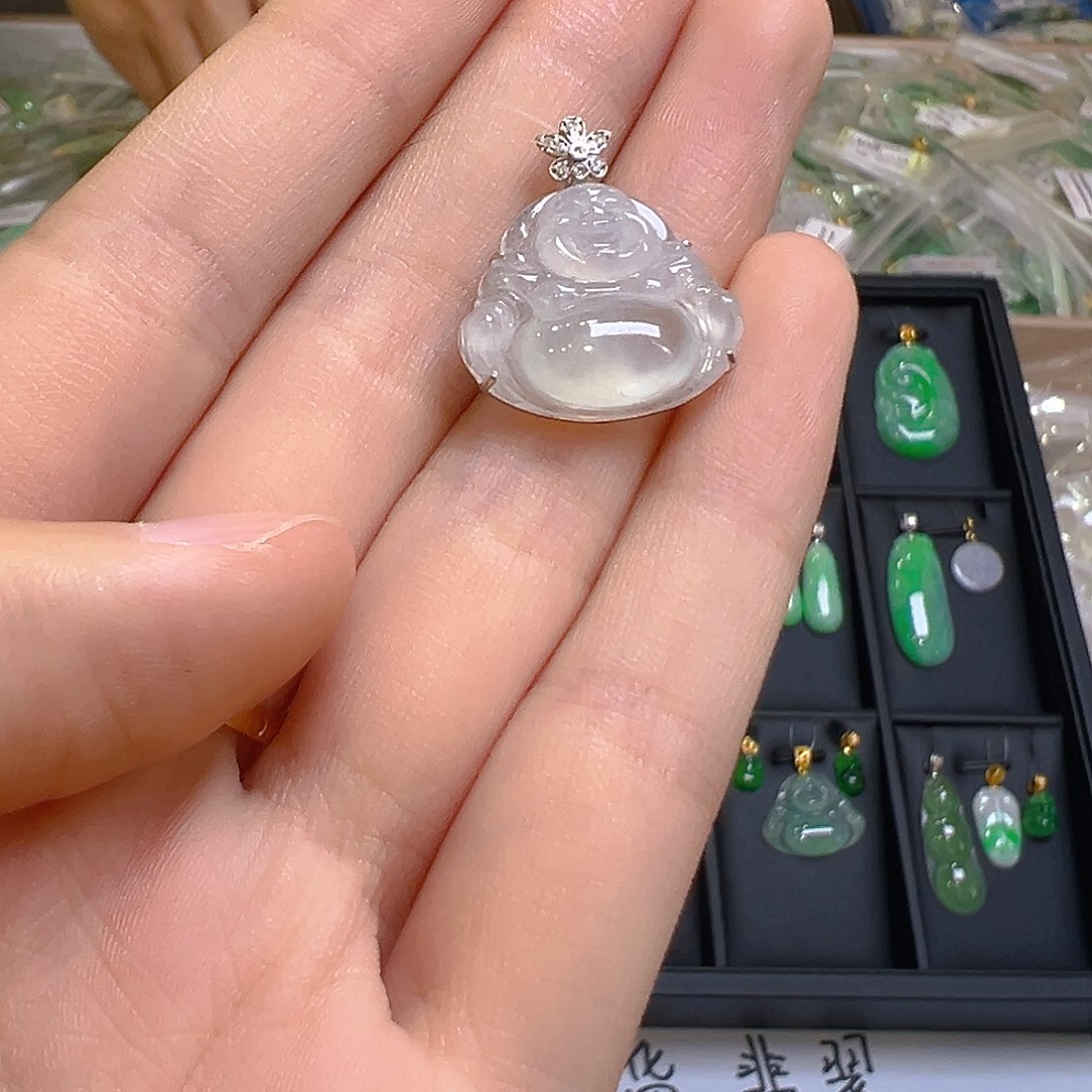 翡翠颈饰18K金镶嵌翡翠