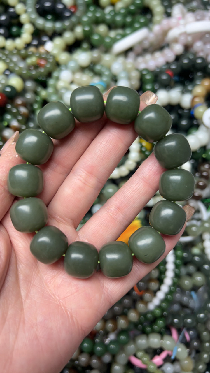 和田玉未镶嵌时尚