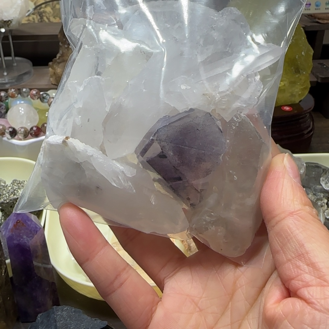 车挂未镶嵌水晶不退换碎石