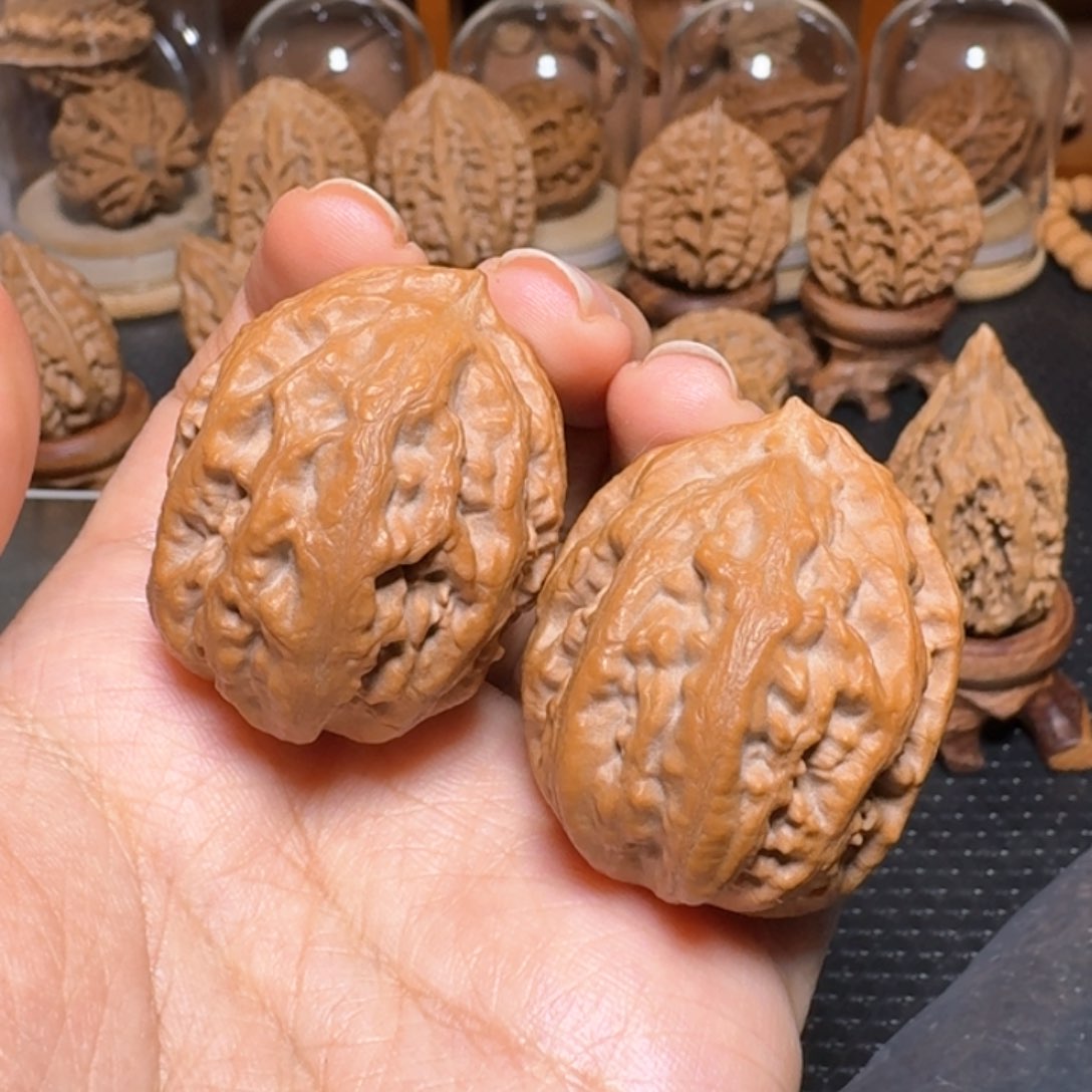 文玩核桃把件红皮马蹄