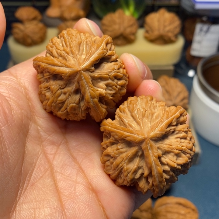 【闪购商品】把件文玩核桃御龙球奔