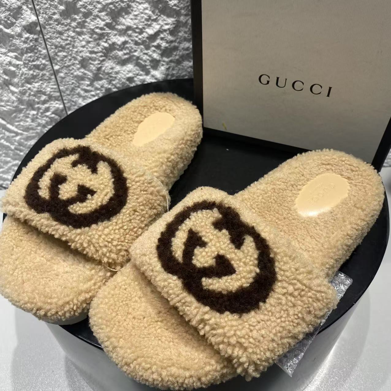99新 GUCCI/古驰 38码/Seven/全套/白色毛毛大logo厚底半拖 877 