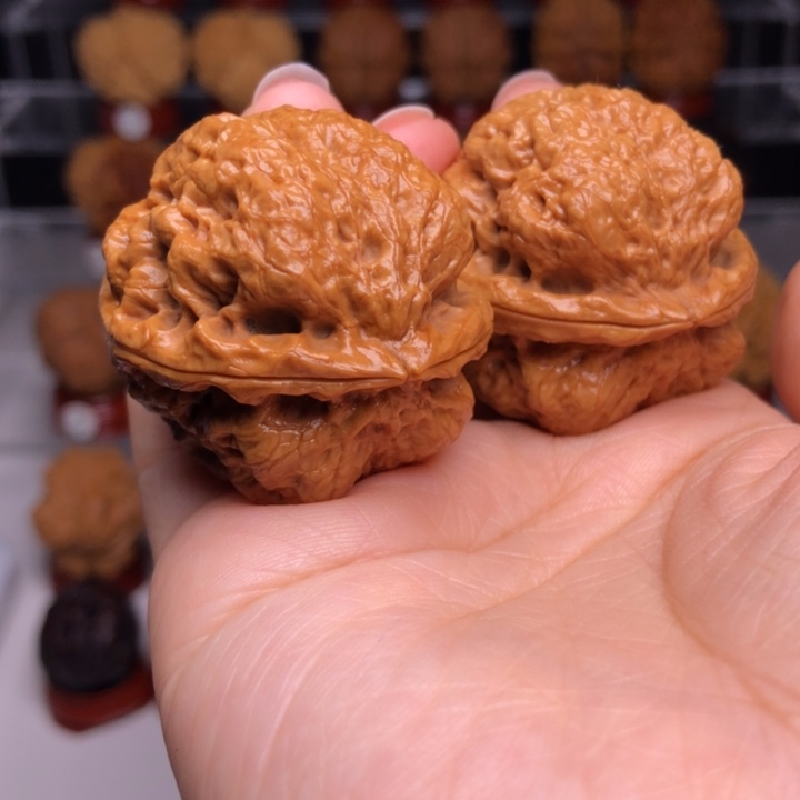 文玩核桃吊坠7金蟾蛹