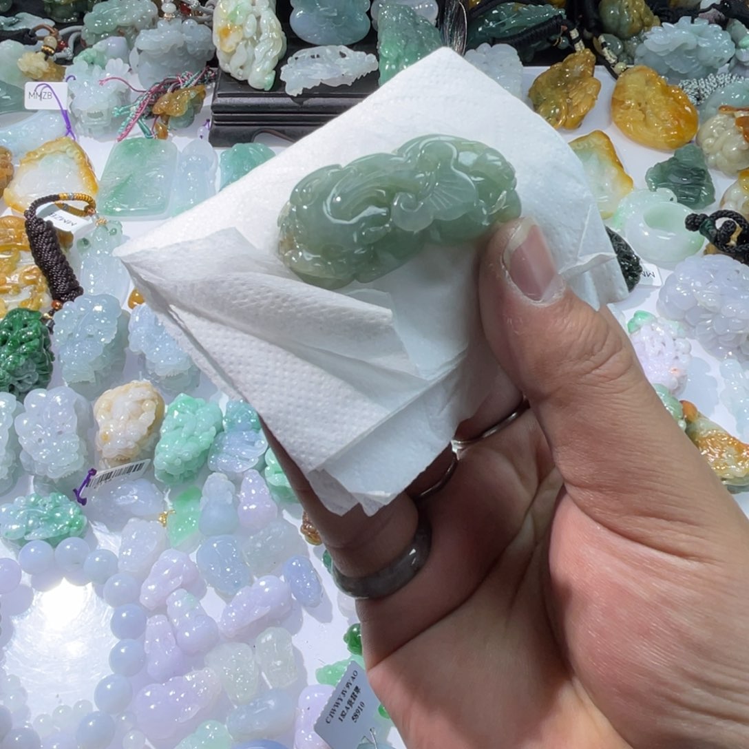 翡翠颈饰未镶嵌天然