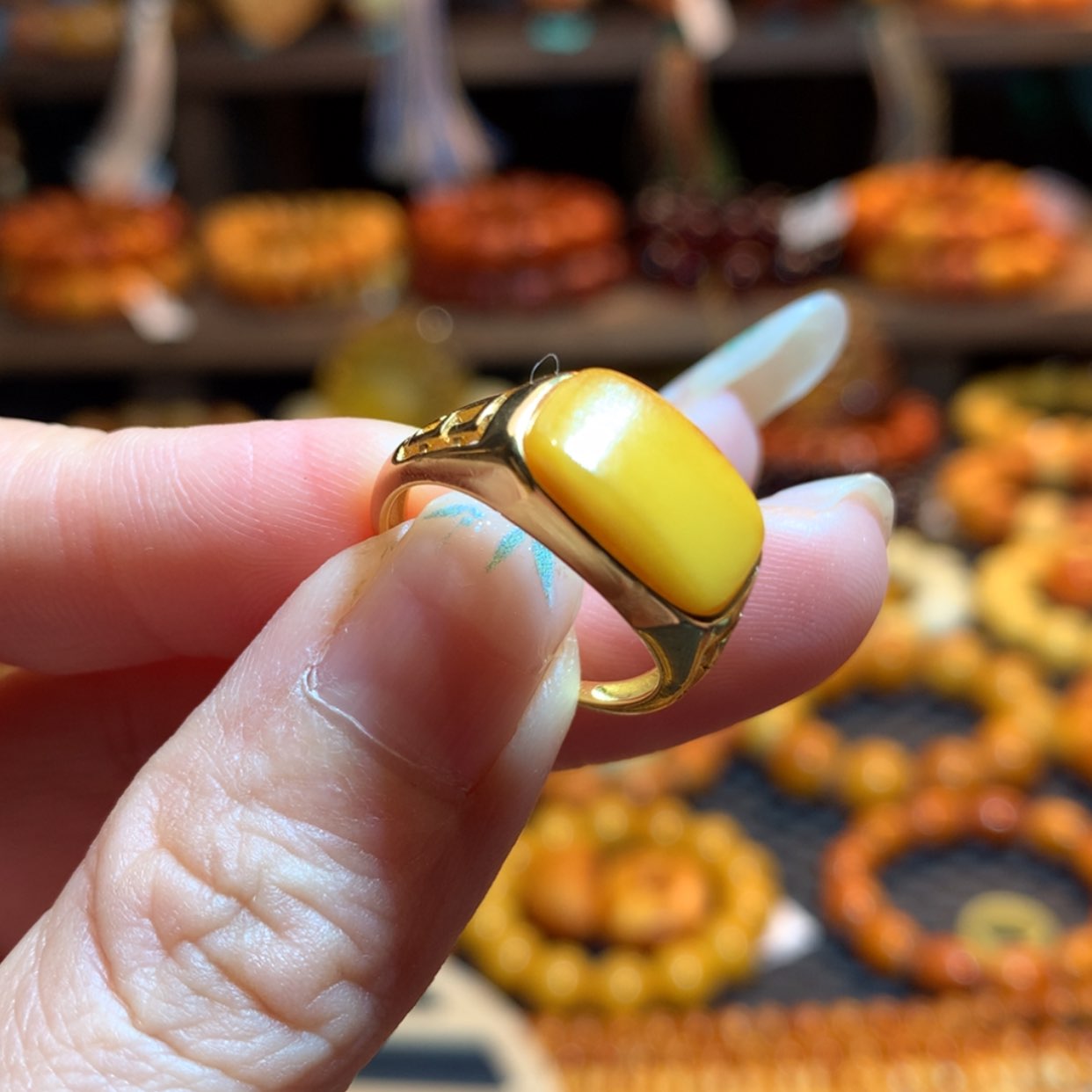 【闪购商品】银S925镀金镶嵌蜜蜡戒指蜜蜡戒指