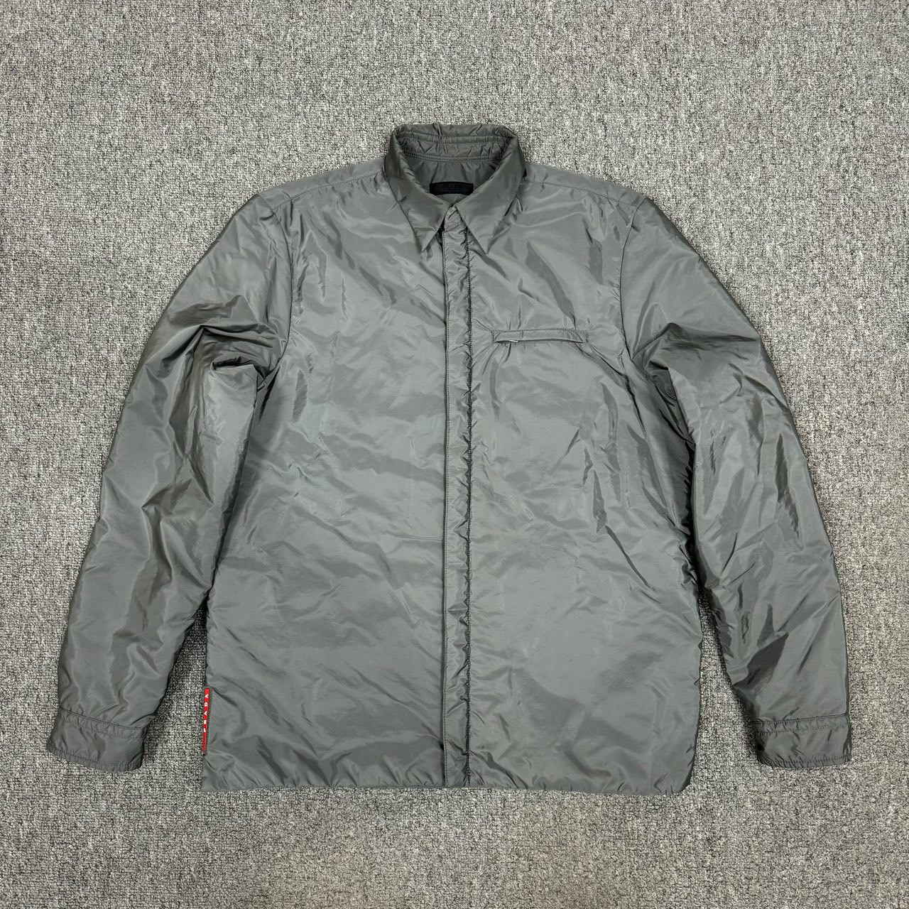 11710073 Prada普拉达 灰色尼龙下摆logo棉服外套 M码98新