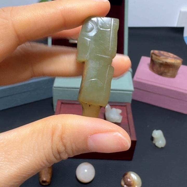 和田玉颈饰未镶嵌心****界