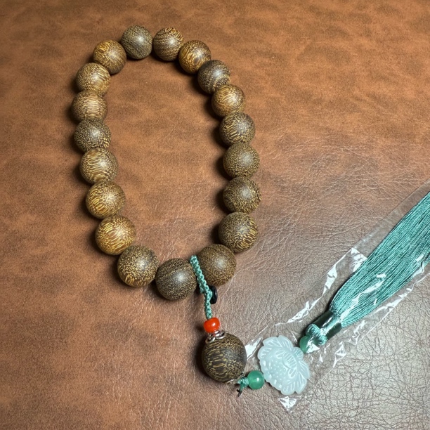 土沉檀香2.0圆珠手持车挂件