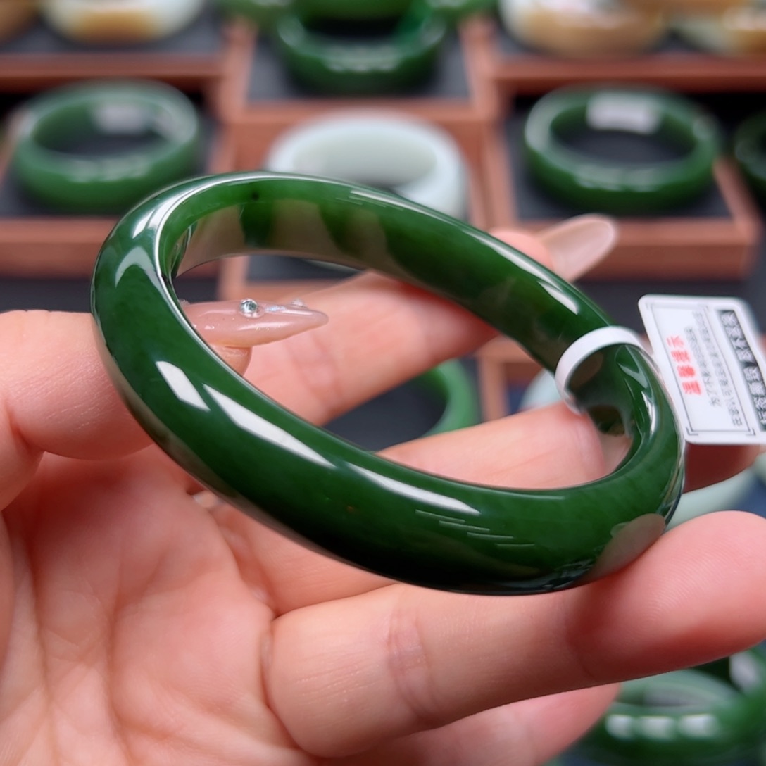 未镶嵌手镯和田玉（碧玉）575859圈口