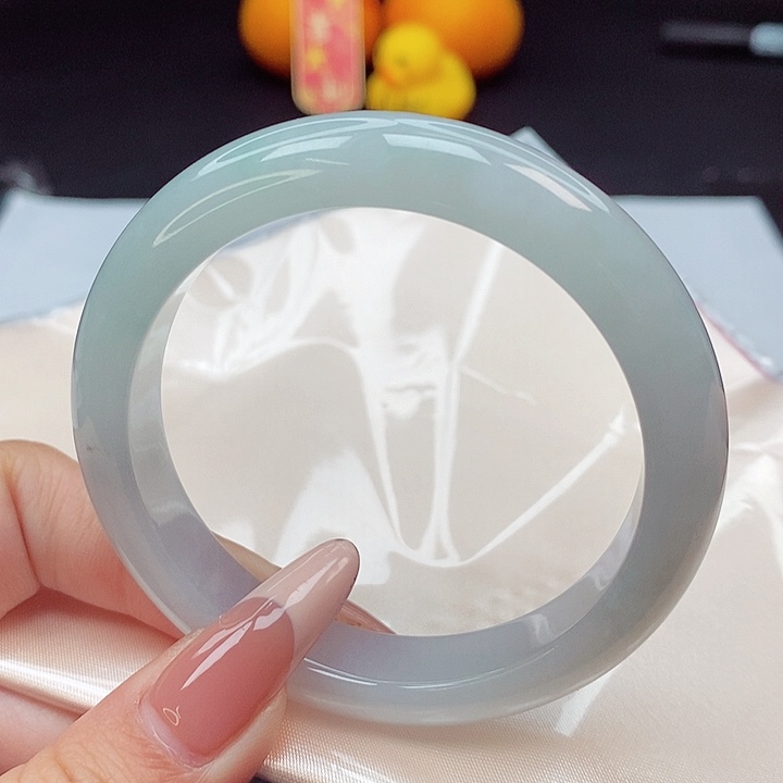 翡翠手镯未镶嵌54圈