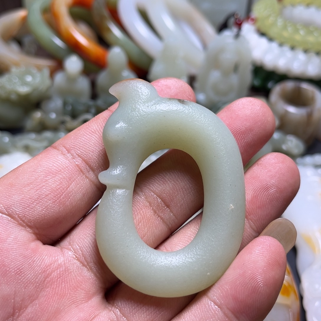 颈饰未镶嵌和田玉