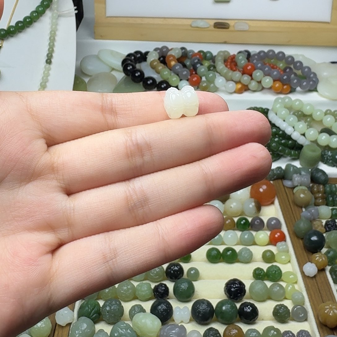 和田玉未镶嵌珠宝半成品Q***n和田玉并蒂莲白玉11-12