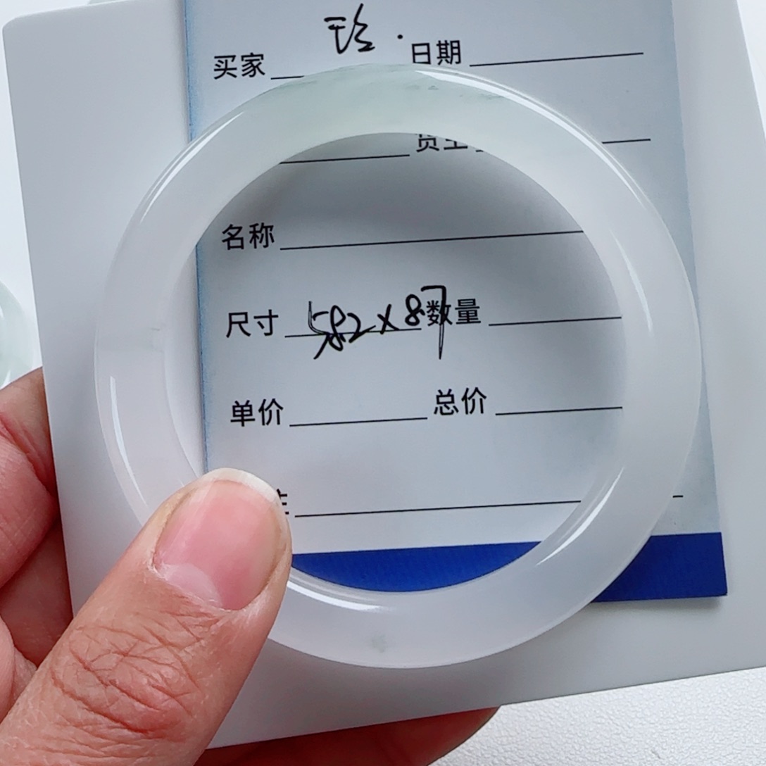 石英质玉手镯未镶嵌玲