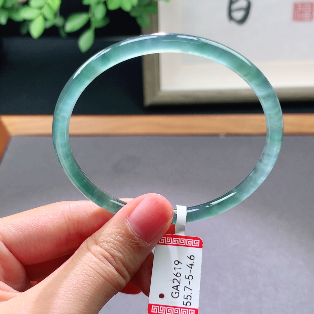 翡翠手镯未镶嵌天然翡翠手镯