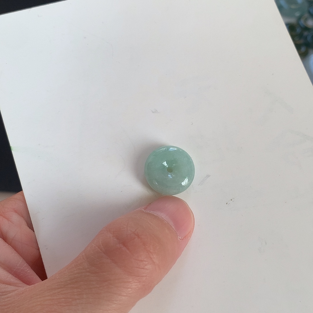 曼***花翡翠未镶嵌颈饰扣