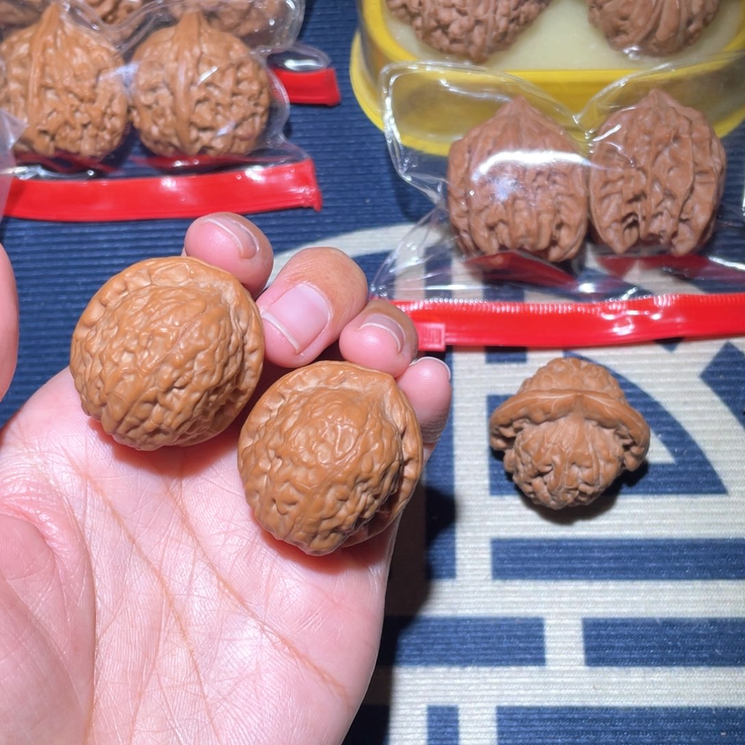 文玩核桃吊坠Q****u全品舍利子36