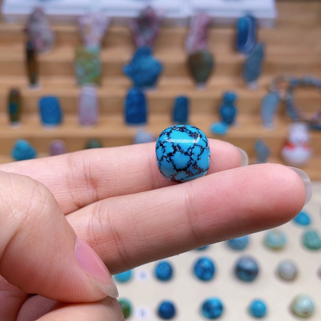 未镶嵌绿松石颈饰