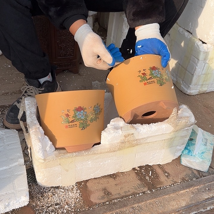 紫砂花盆瑕疵和瑕疵都