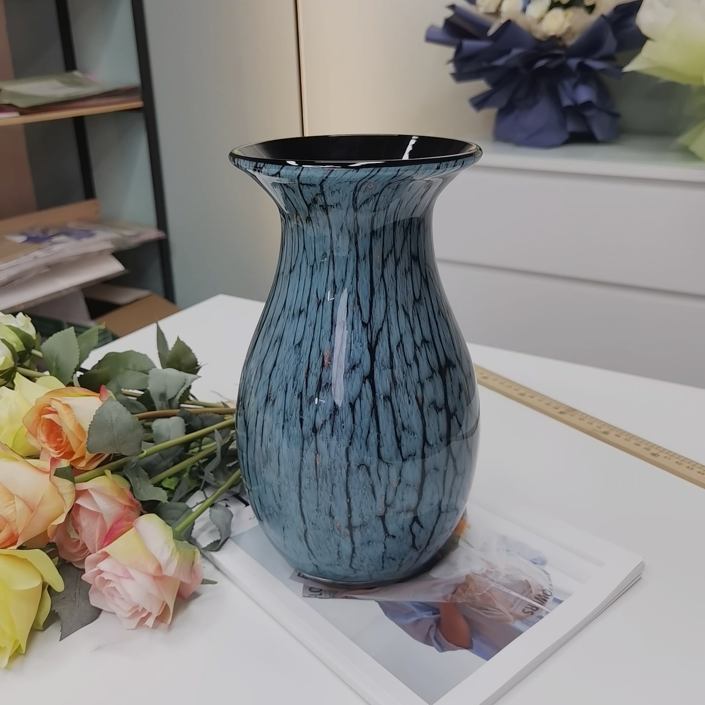 B903欧式轻奢时尚蓝炸纹开口琉璃花瓶桌面简约花卉装饰花器