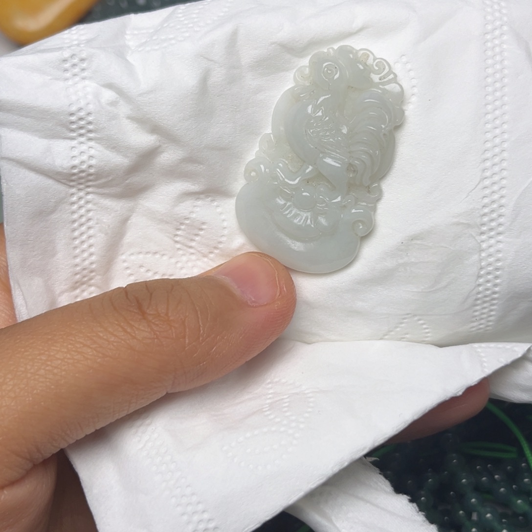 翡翠未镶嵌颈饰挂件