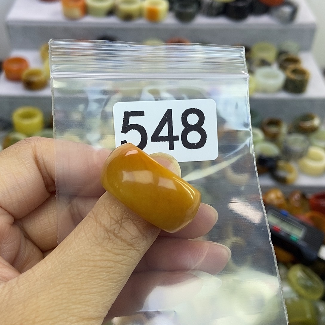 朝***拾蛇纹石玉未镶嵌戒指