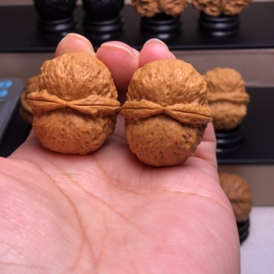 文玩核桃把件玉面鹦鹉39