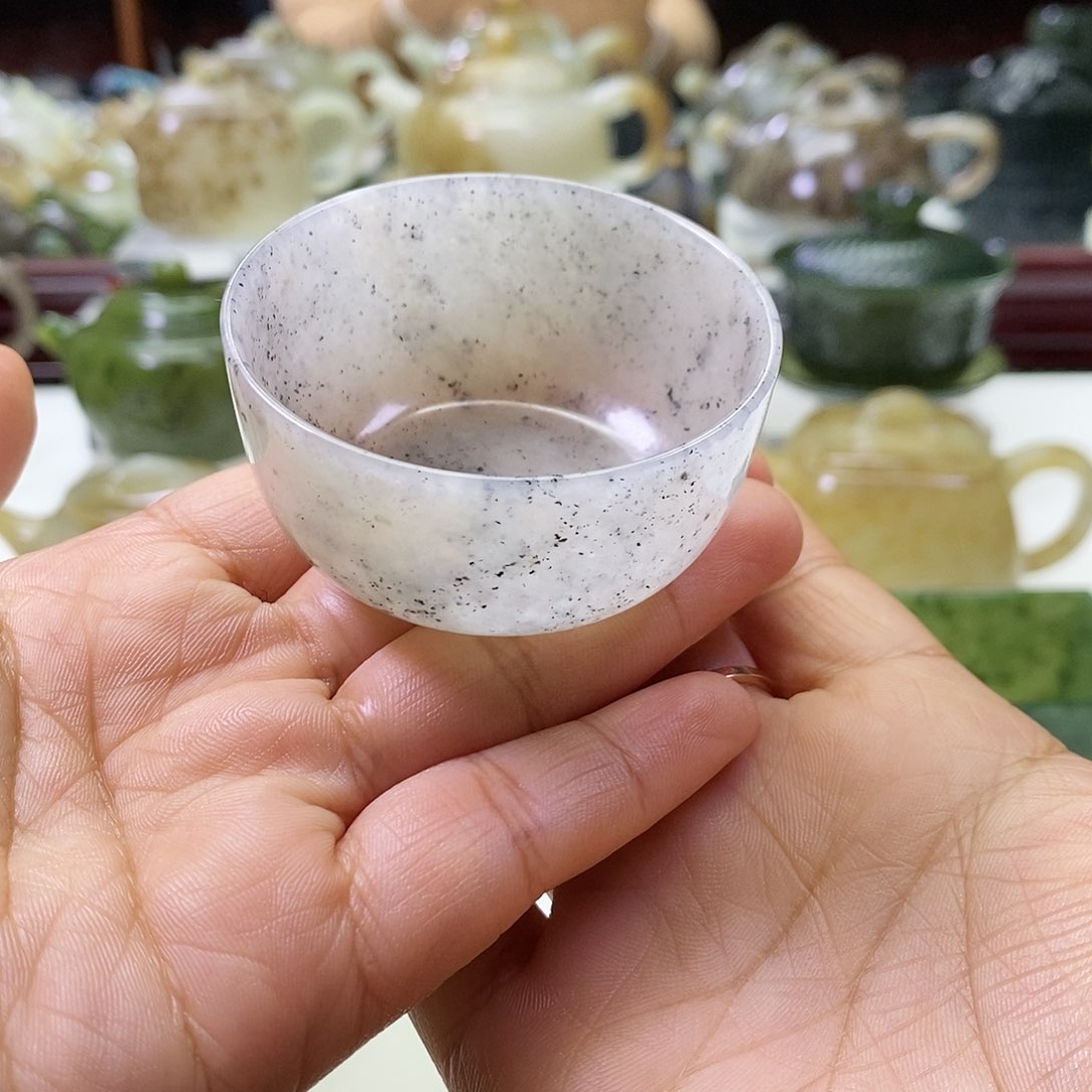 和田玉杯子未镶嵌