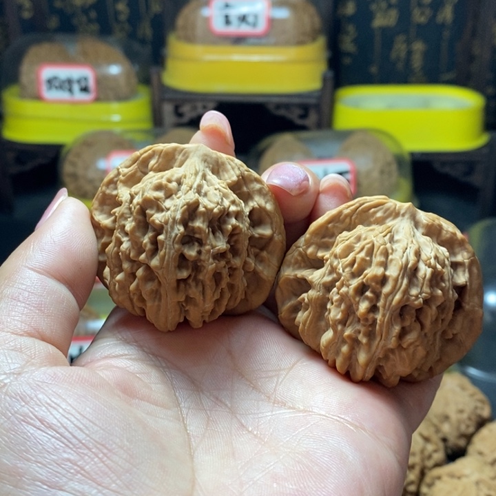 文玩核桃把件Z***生四座楼