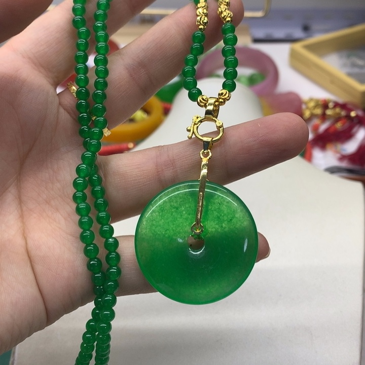 颈饰未镶嵌翡翠吊坠