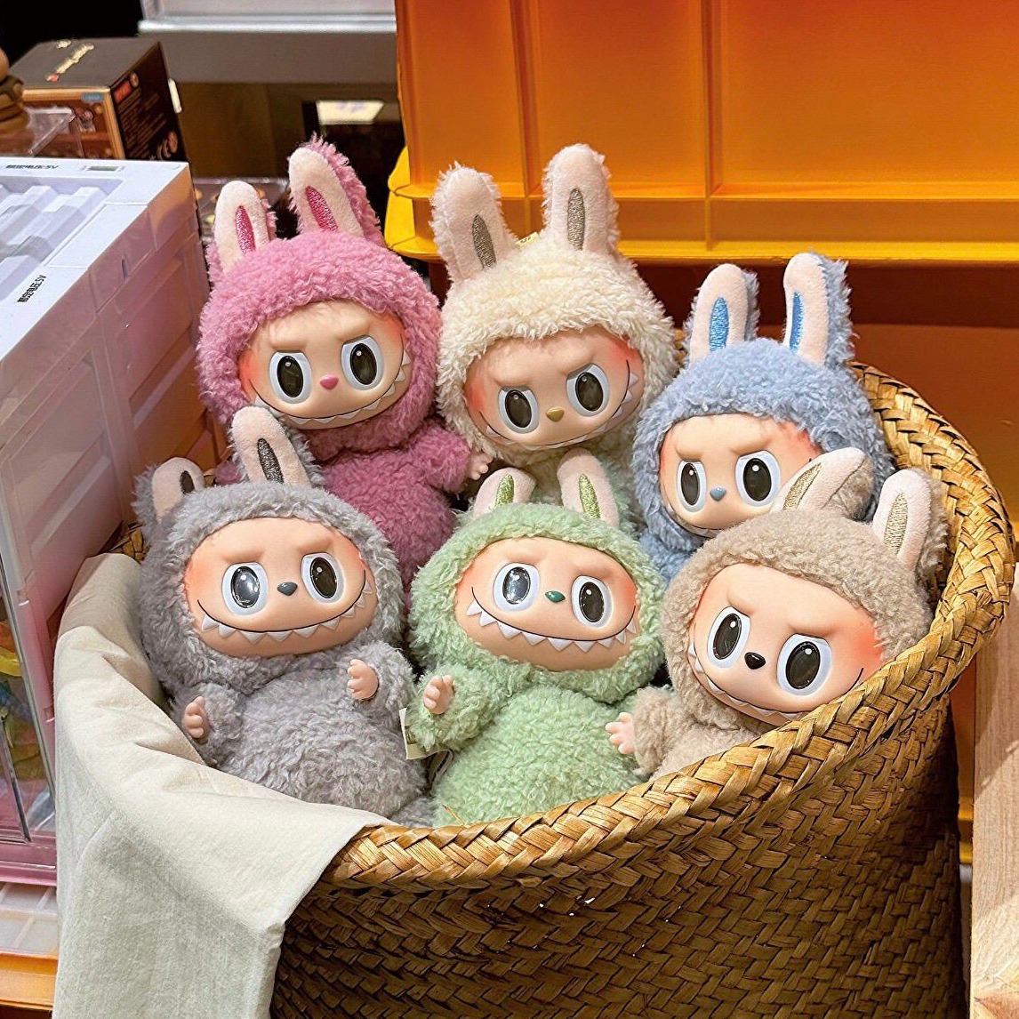 一代马卡龙泡泡趣味盲盒搪胶脸毛绒公仔女生礼物