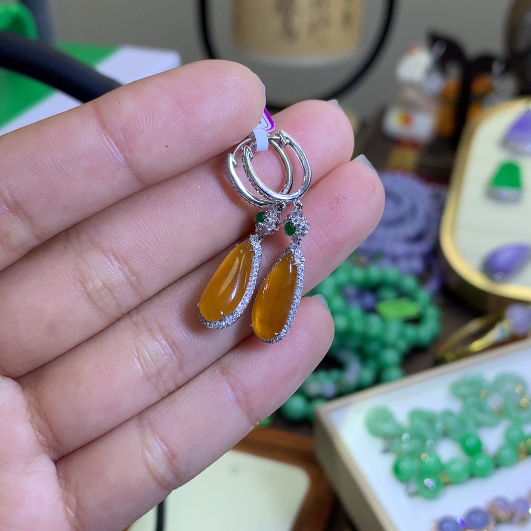 翡翠颈饰18K金镶嵌翡翠