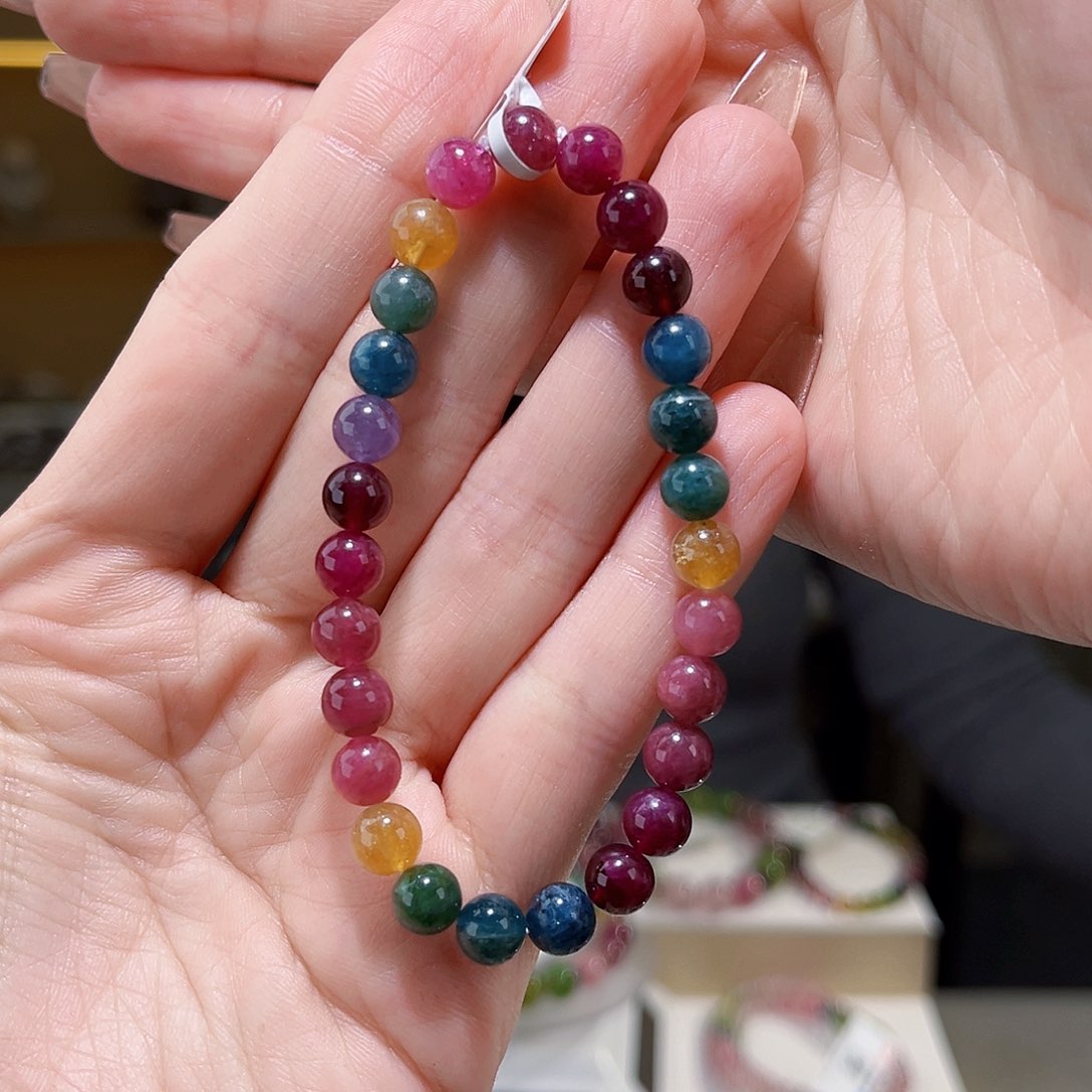 碧玺多样性发一件未镶嵌