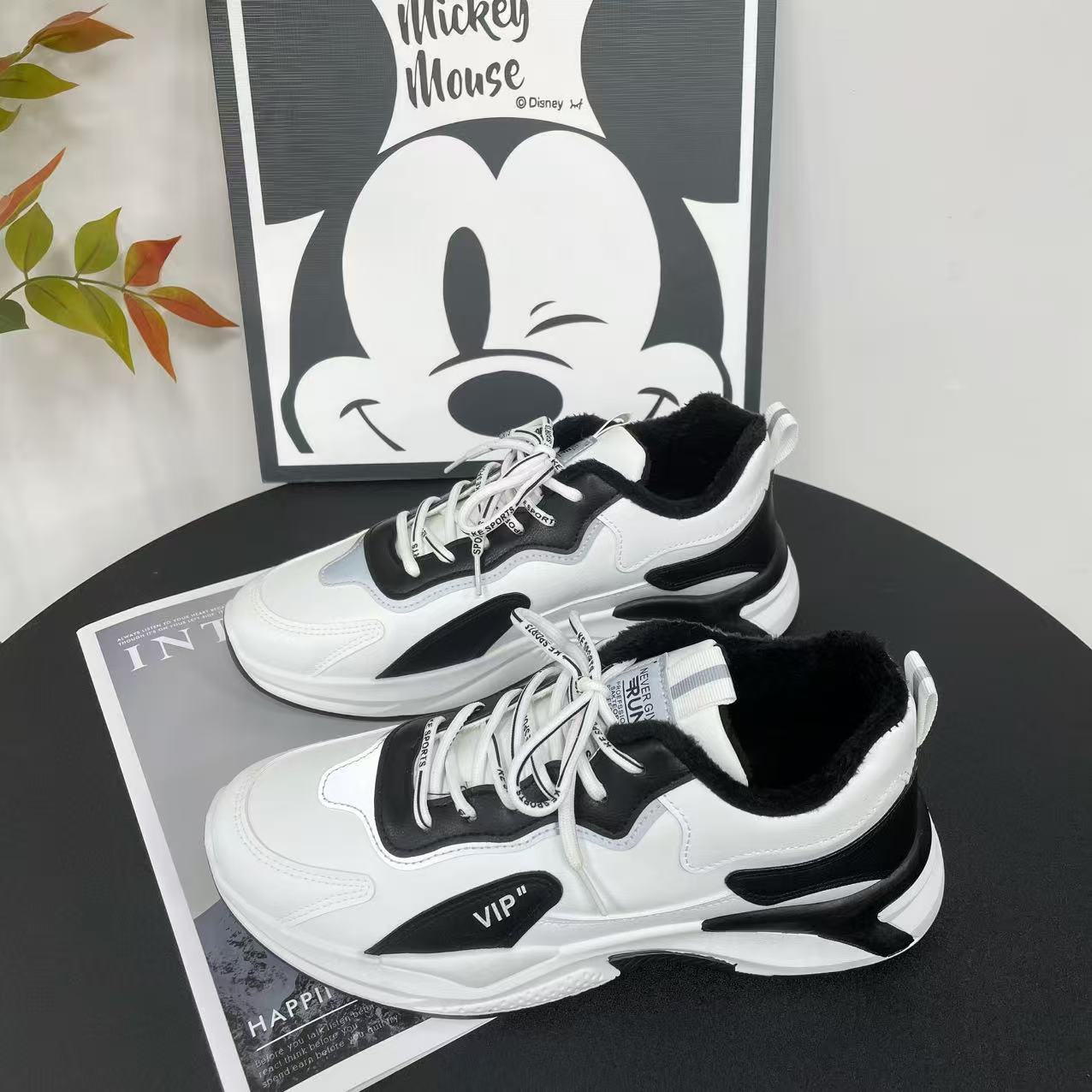 1127加绒保暖高端运动男鞋2025秋冬款百搭时尚软底减震舒适跑步鞋