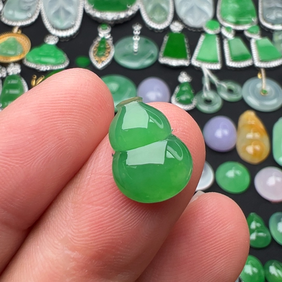 翡翠未镶嵌颈饰葫芦13.7