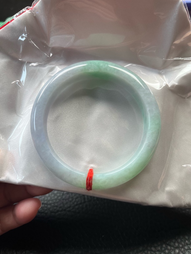天然翡翠缅甸a货，春彩手镯58
