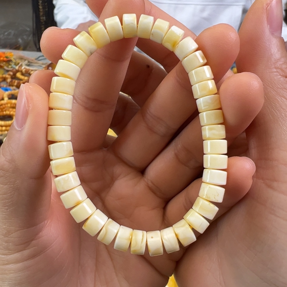 蜜蜡裸石未镶嵌蜜蜡