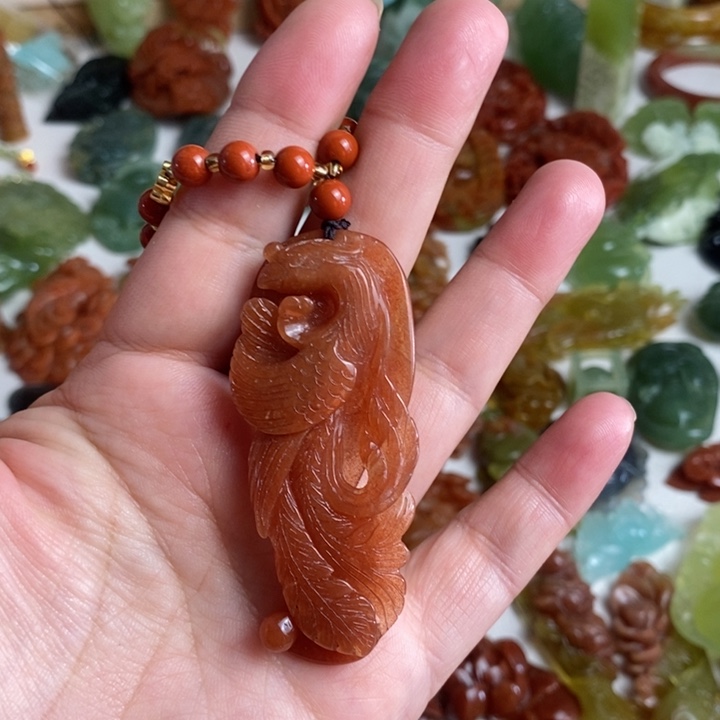 蛇纹石玉颈饰未镶嵌