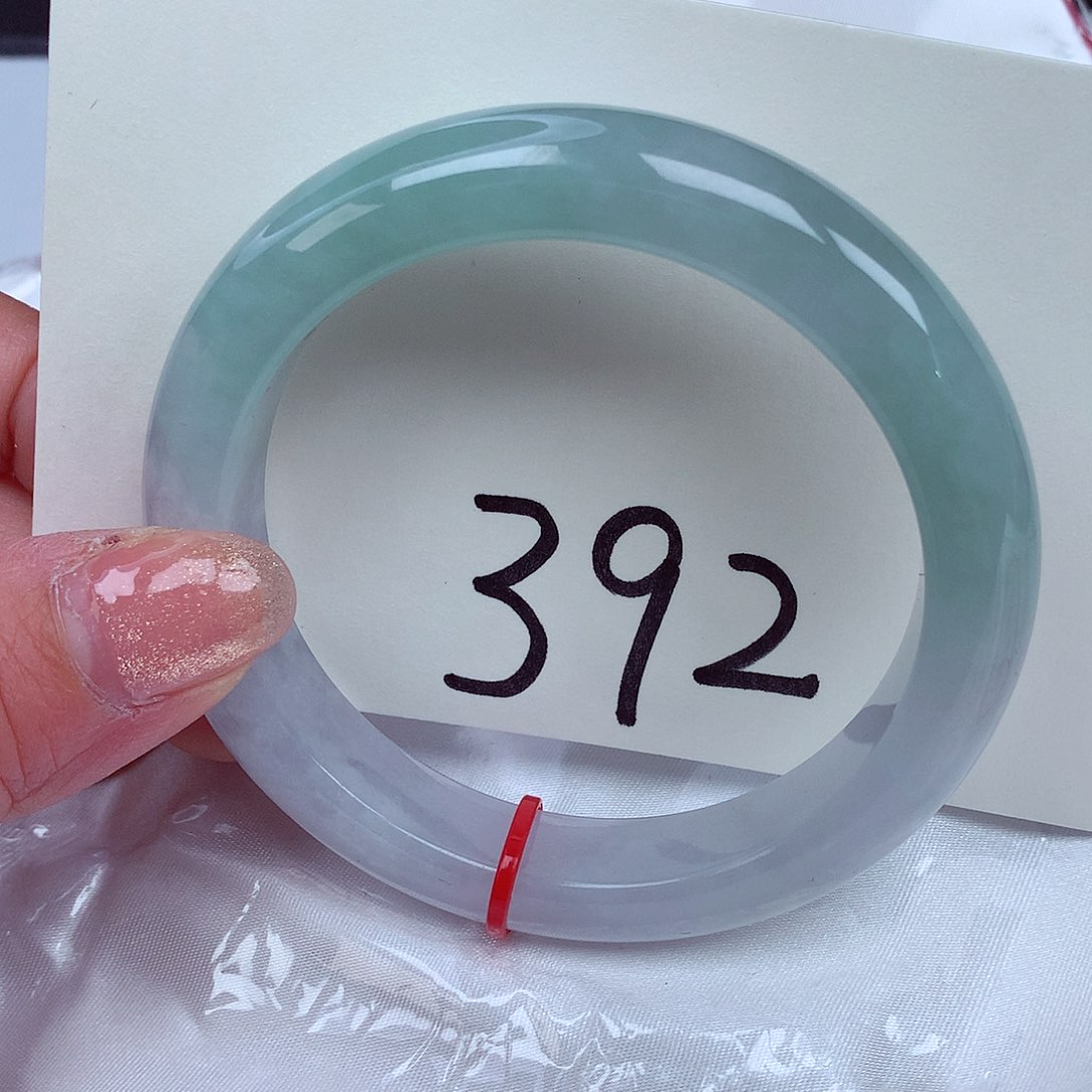 翡翠手镯未镶嵌翡翠