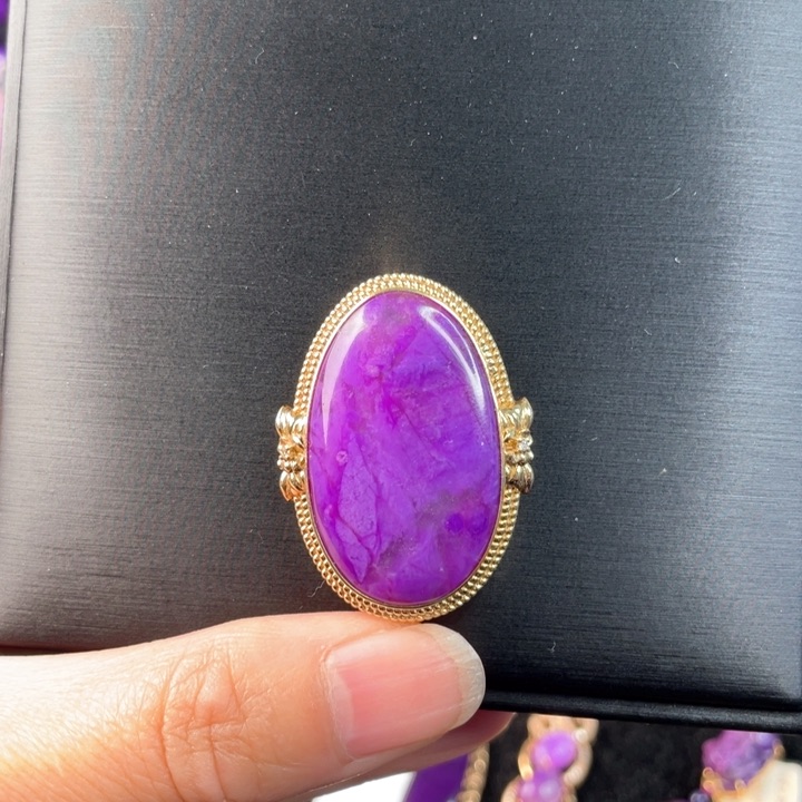 苏纪石（舒俱来）颈饰18K金镶嵌